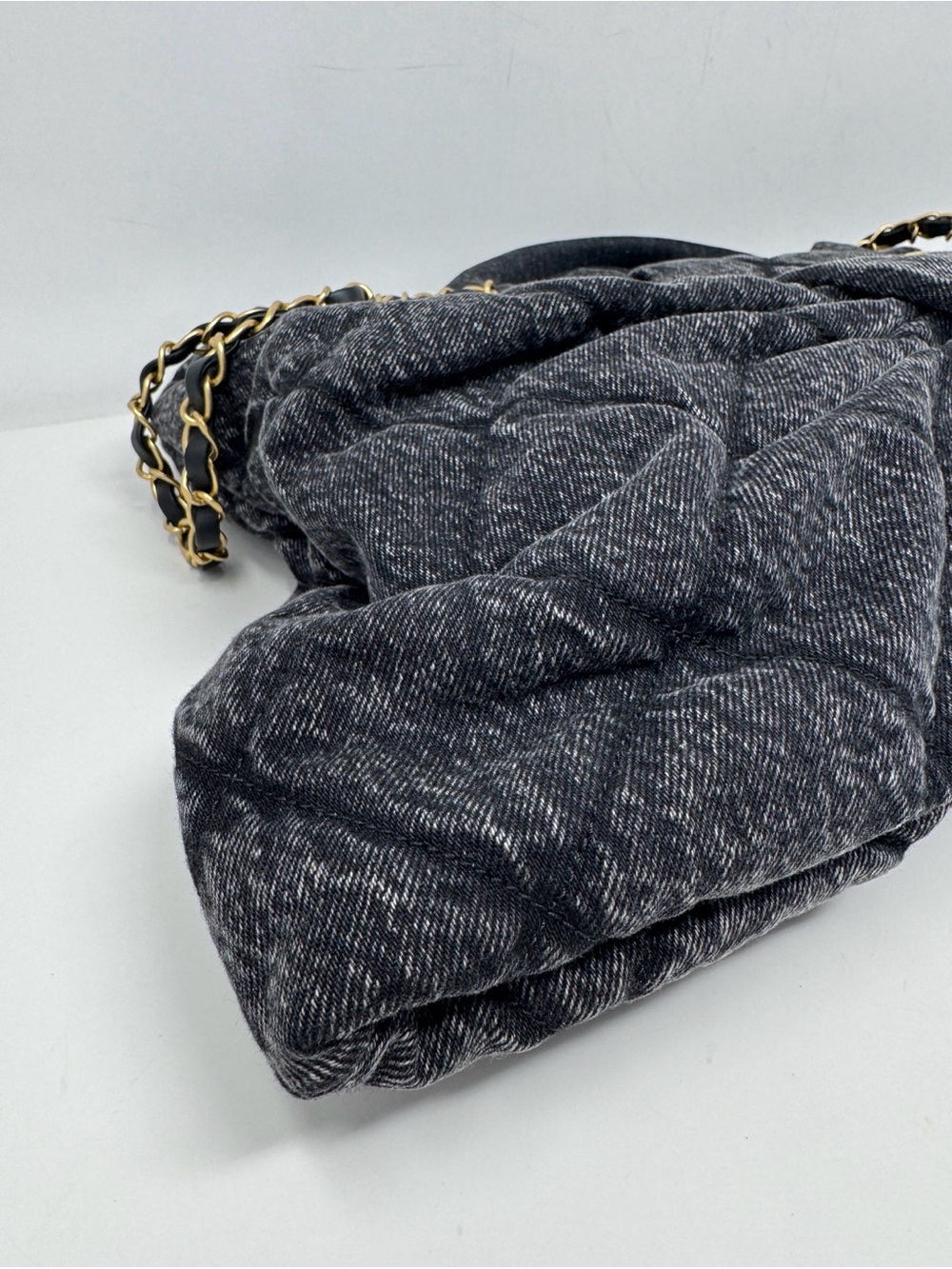 Chanel Maxi Black Washed Denim Bow Bag - Picture 5 of 12